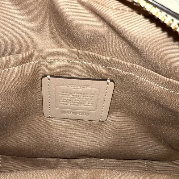 COACH crossbody bag - Picture 2 of 3